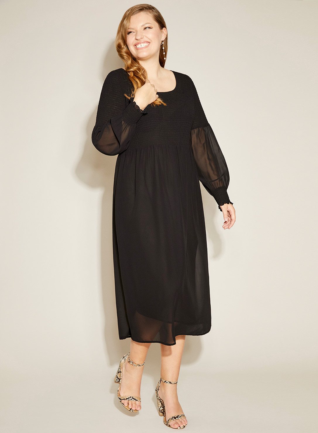 købmand Egetræ Svane Anna Scholz Plus Size shirred midi dress in black