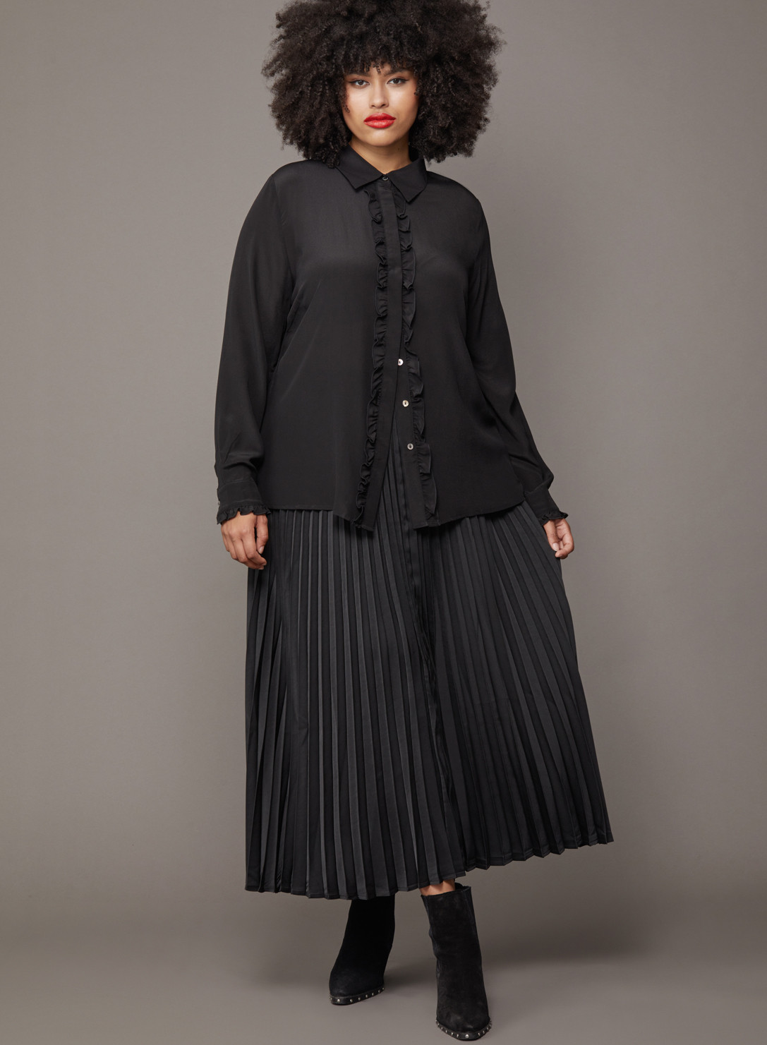 Anna Scholz Plus Size Pleated Maxi Skirt